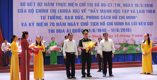Phụ nữ huyện Dương Minh Châu thiết thực làm theo Bác