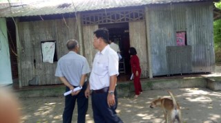 Ban Kinh tế-Xã hội HĐND huyện Dương Minh Châu tổ chức khảo sát việc thực hiện quy trình xét và công nhận hộ nghèo