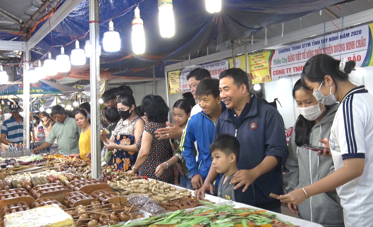 Huyện Dương Minh Châu: Phiên chợ hàng Việt về nông thôn năm 2020