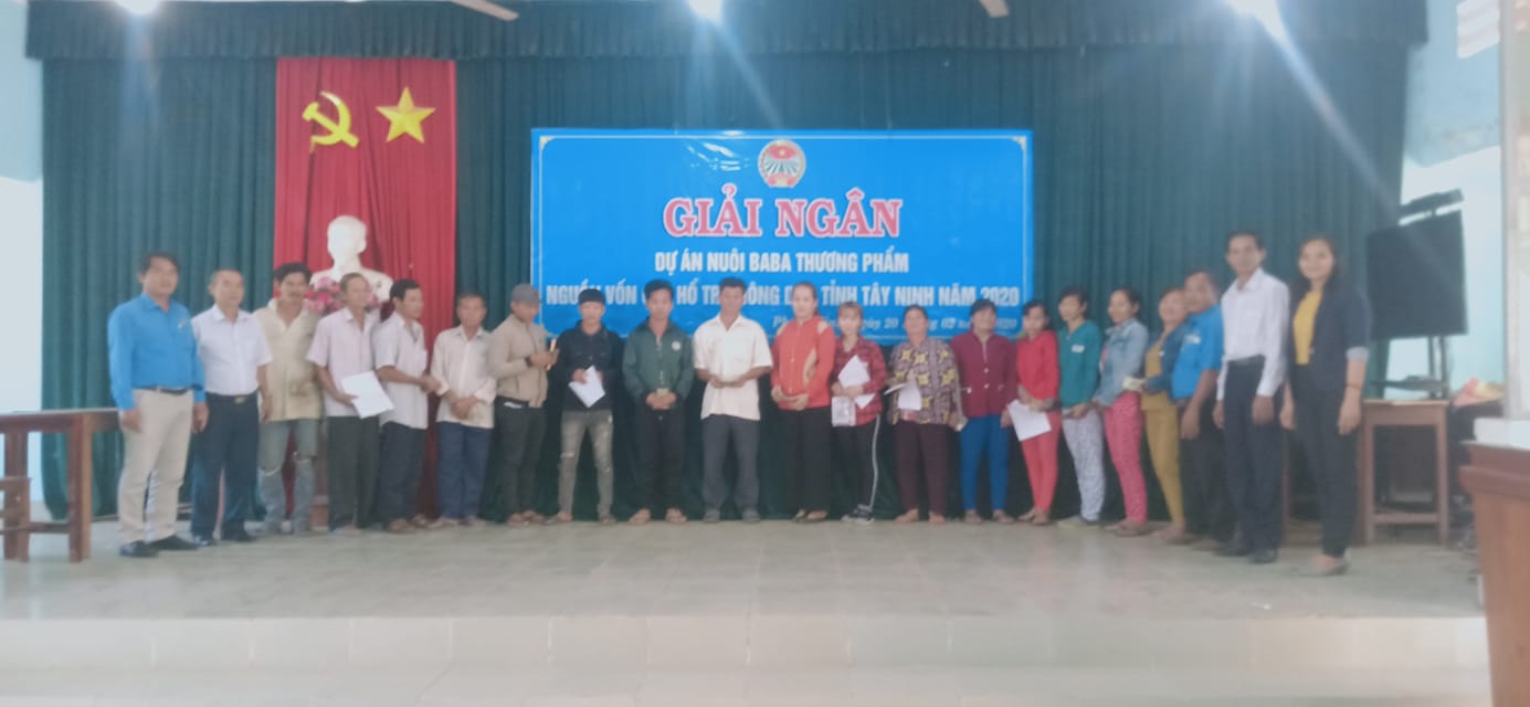 Hội nông dân xã Phước Ninh tổ chức giải ngân dự án Nuôi baba từ nguồn vốn Quỹ hỗ trợ nông dân tỉnh Tây Ninh.