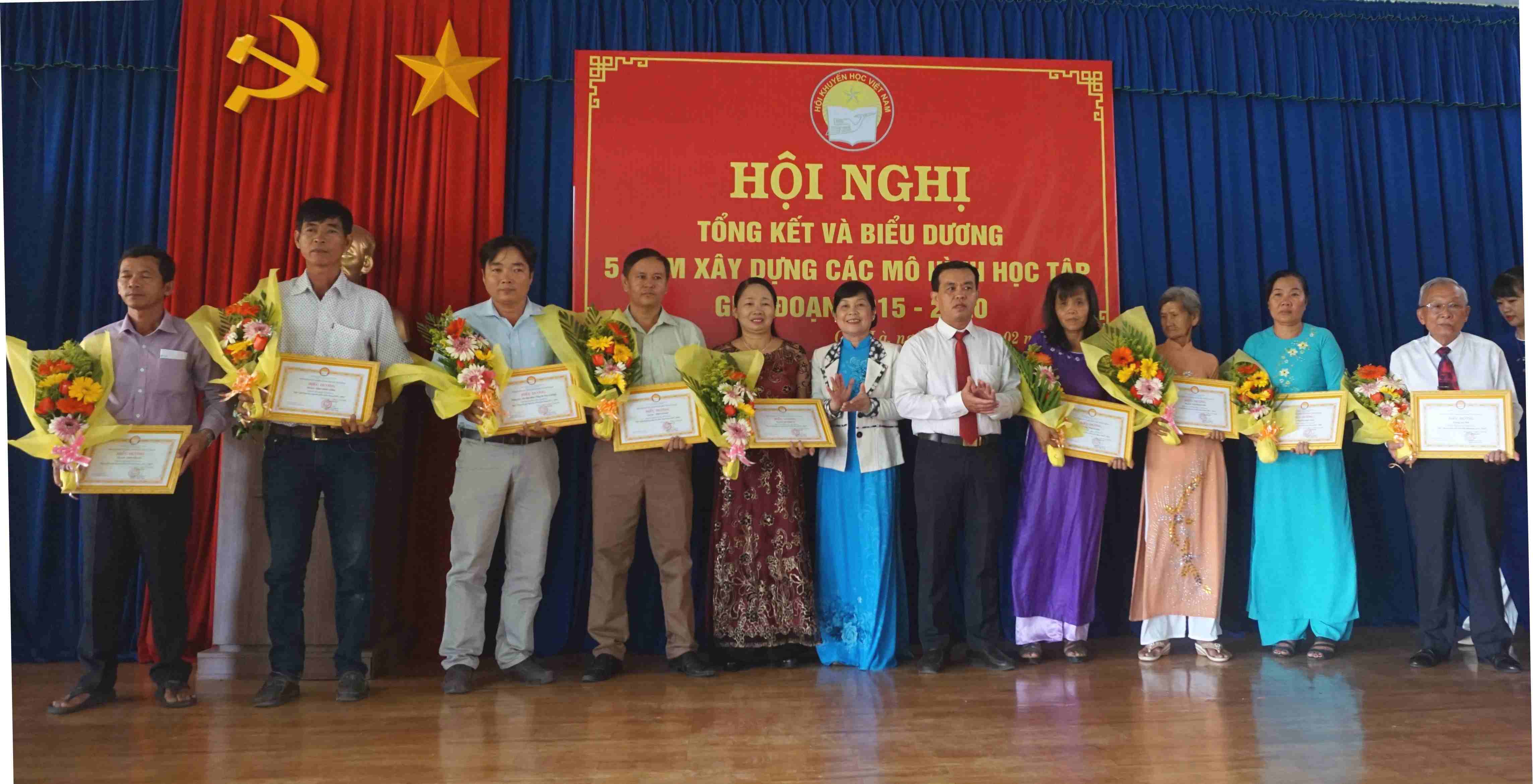 Xã Chà Là, huyện Dương Minh Châu Tổng kết và biểu dương 05 năm xây dựng các mô hình học tập giai đoạn 2015-2020