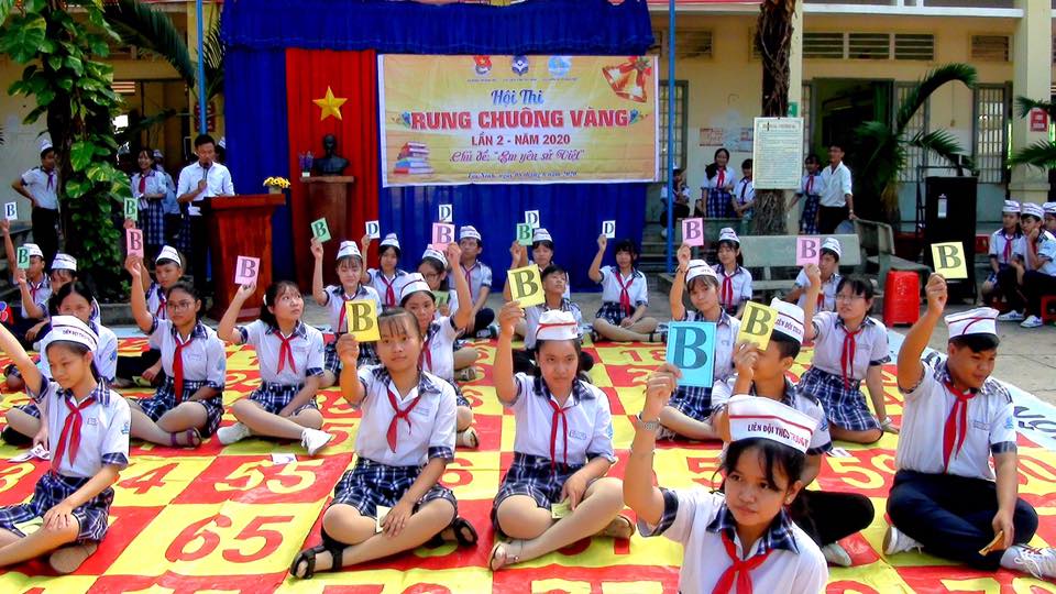 Thư viện tỉnh tổ chức hội thi rung chuông vàng và trao quà ở huyện Dương Minh Châu