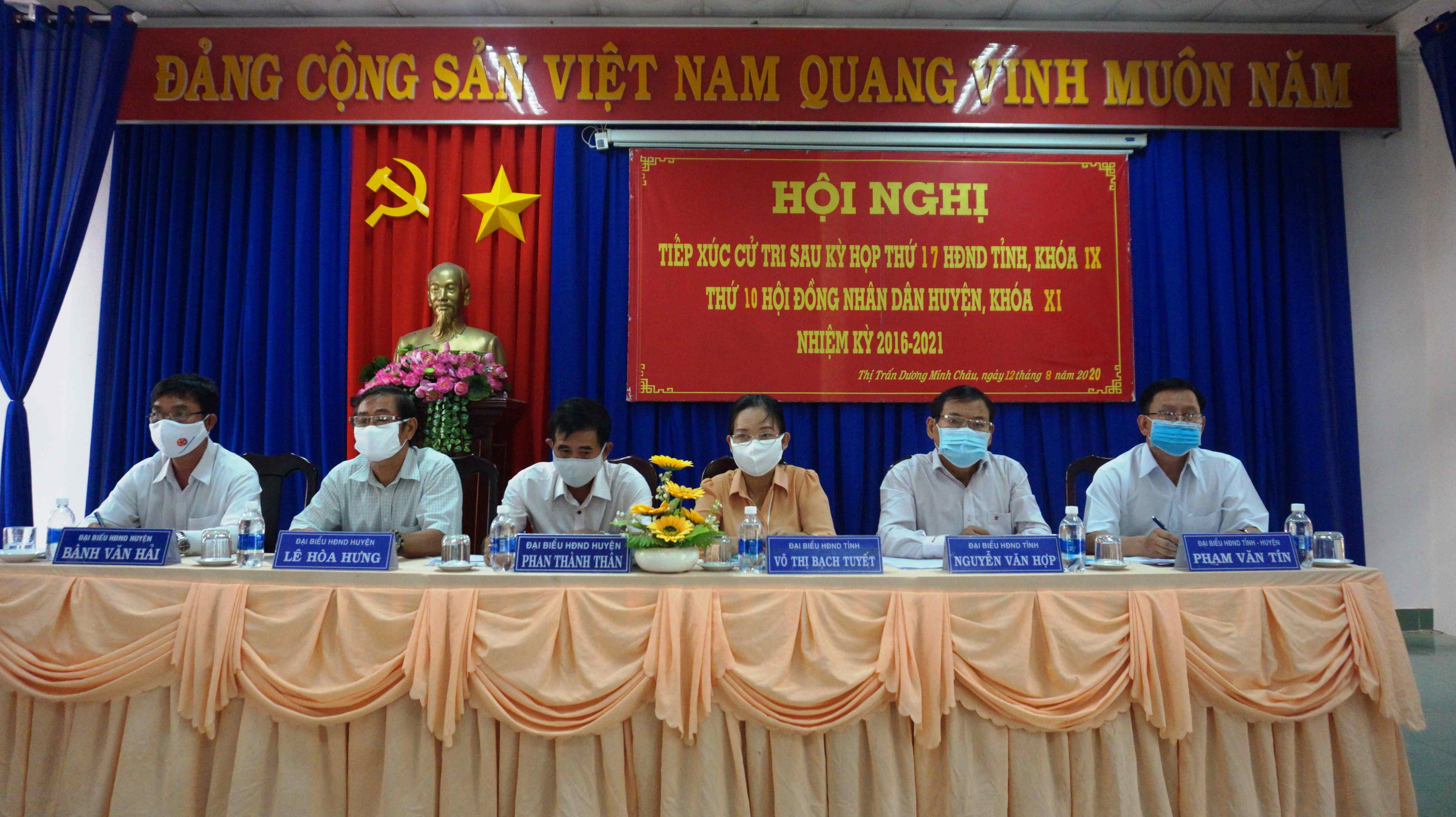 Đại biểu Hội đồng nhân dân 2 cấp tiếp xúc cử tri Thị trấn Dương Minh Châu