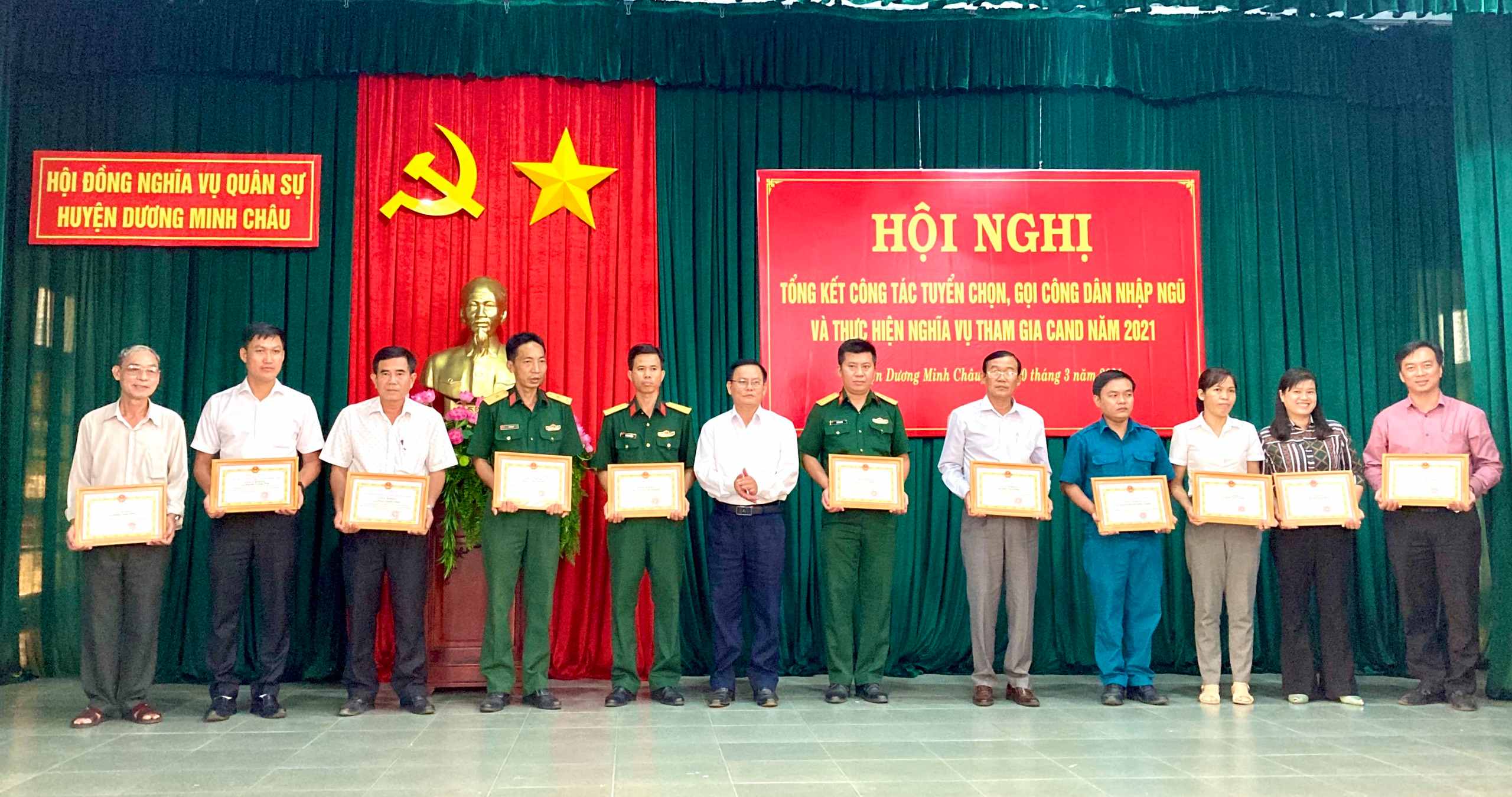 Ban Chỉ huy Quân sự huyện Dương Minh Châu: Tổng kết công tác tuyển chọn, gọi công dân nhập ngũ và thực hiện nghĩa vụ tham gia công an nhân dân năm 2021
