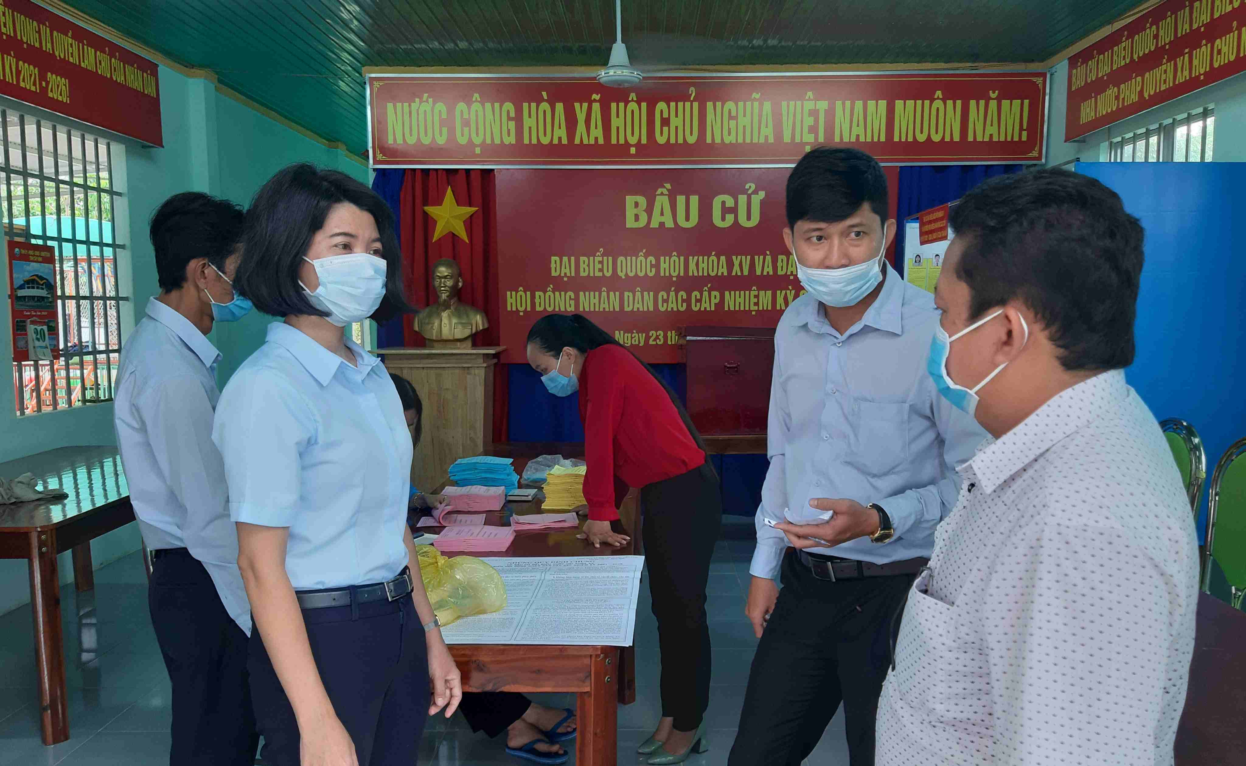 Ủy ban Bầu cử Huyện Dương Minh Châu: Kiểm tra, giám sát công tác chuẩn bị bầu cử trên địa bàn xã Phan, thị trấn DMC và xã Suối Đá