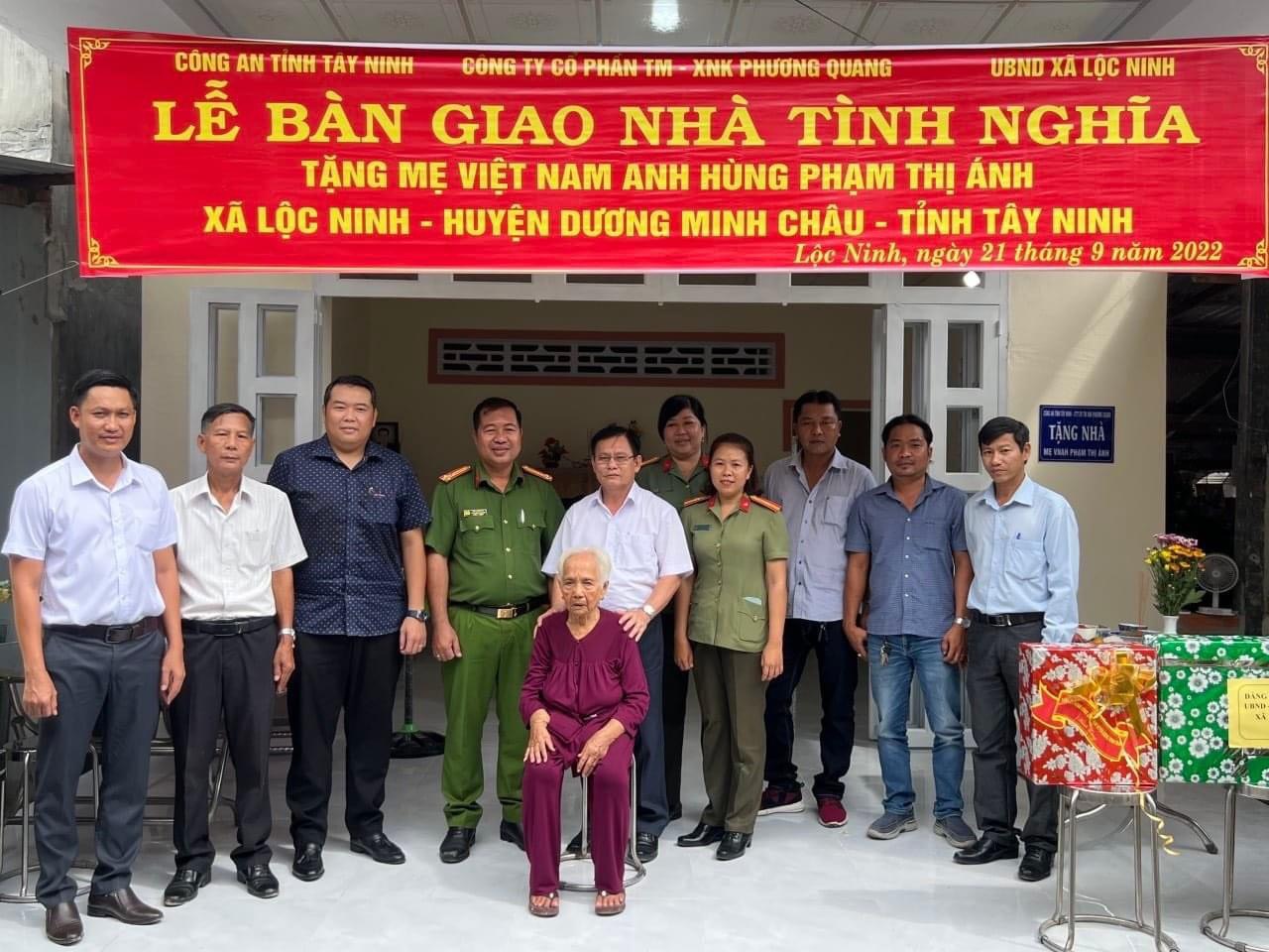 MTTQ Xã Lộc Ninh  tổ chức Lễ trao tặng nhà mẹ VNAH Phạm Thị Ánh